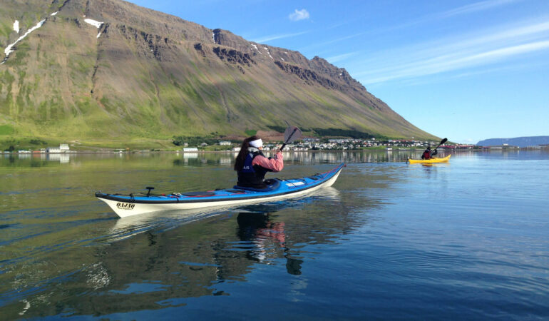 Ruhiges Wasser Kajakfahren in Ísafjörður